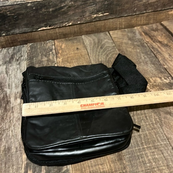 💰BOGO FREE Men’s Women’s Unisex Buxton Leather Crossbody or Shoulder Bag - Picture 13 of 14